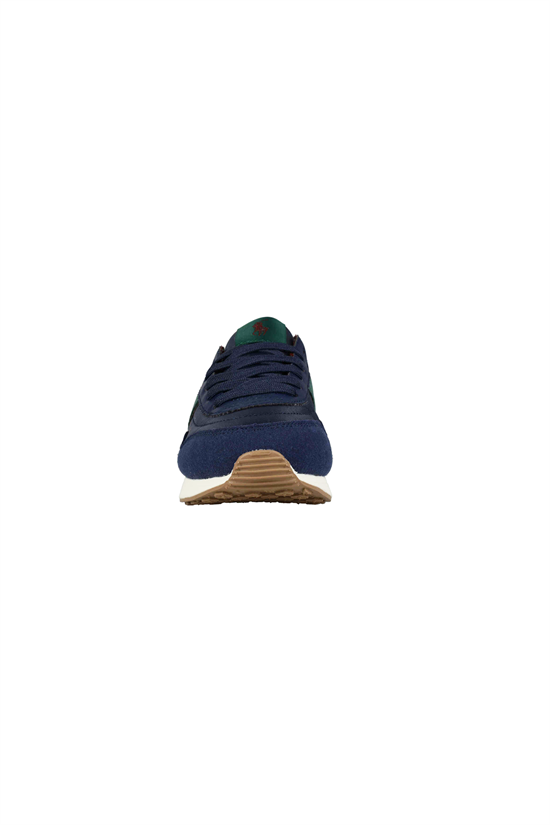 Sneaker Train